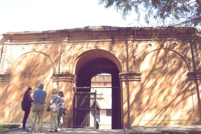 Bangalore: Walking Tour of Fort, Palaces, and Market - Full Description