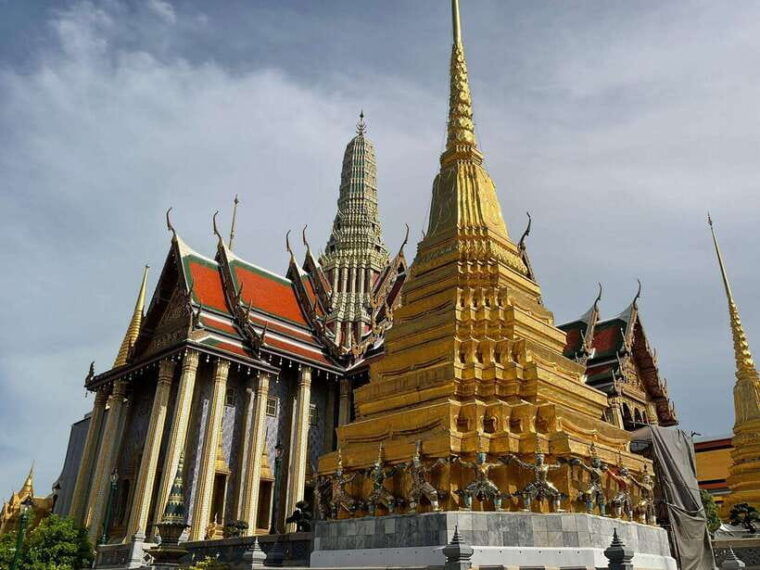 Bangkok 3-Major Royal Temples Walking Tour - Exploring Wat Pho