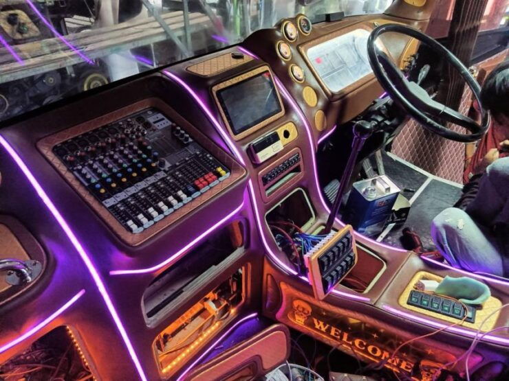 Bangkok: 30-Seater Rental Bus for 8 Hours - Experience Highlights