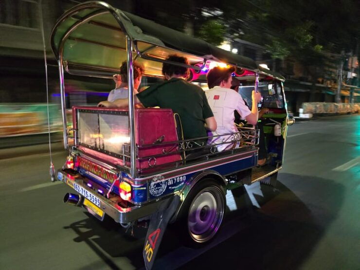 Bangkok: A 4 Hours Tuk Tuk Sightseeing Tour Iconic Landmarks - Key Points