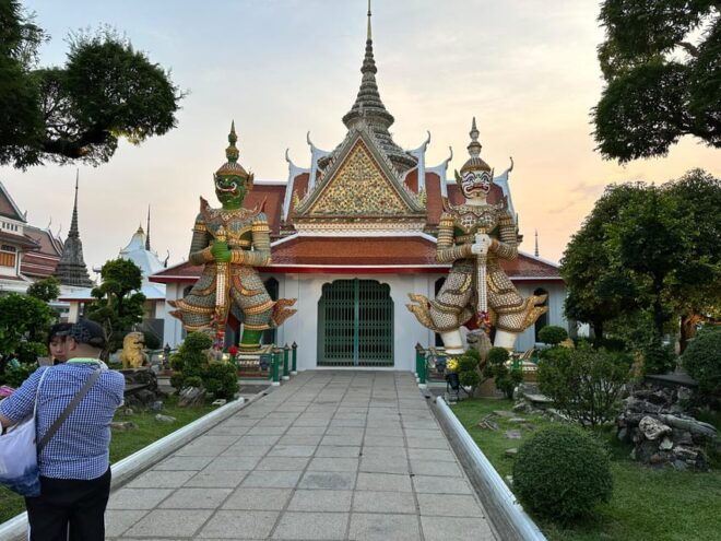 Bangkok: A 4 Hours Tuk Tuk Sightseeing Tour Iconic Landmarks - Customer Reviews and Experience