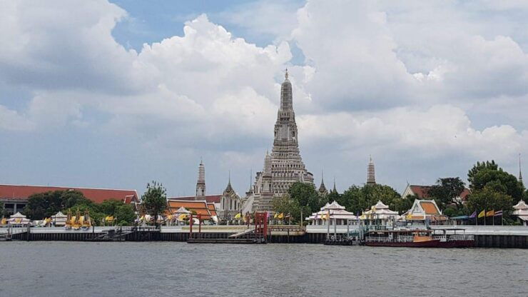 Bangkok: Amazing Bangkok City & Temple Tour With Local Guide - Key Points