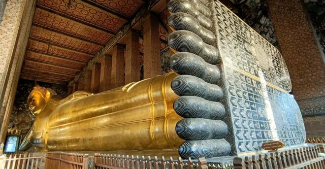 Bangkok: Amazing Bangkok City & Temple Tour With Local Guide - Cultural Insights