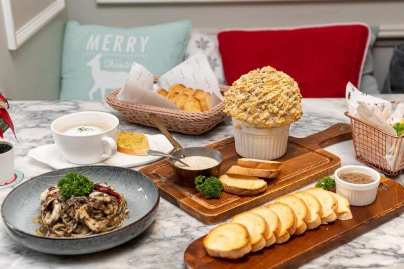 Bangkok: Audrey Cafe Siam Center - Menu and Culinary Experience