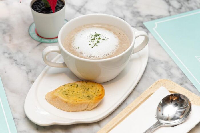 Bangkok: Audrey Cafe Siam Center - Sustainability and Environmental Initiatives