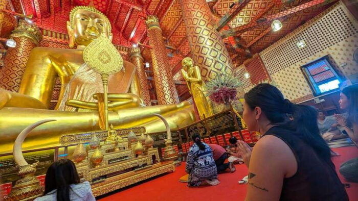 Bangkok: Ayutthaya Day Trip by Private Car With Boat Tour - Exploring Ancient Temples