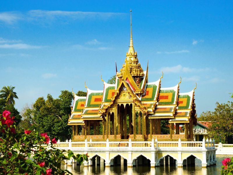 Bangkok: Ayutthaya Temples & Boat Tour with Lunch - Bang Pa-In Palace: a different architectural mood
