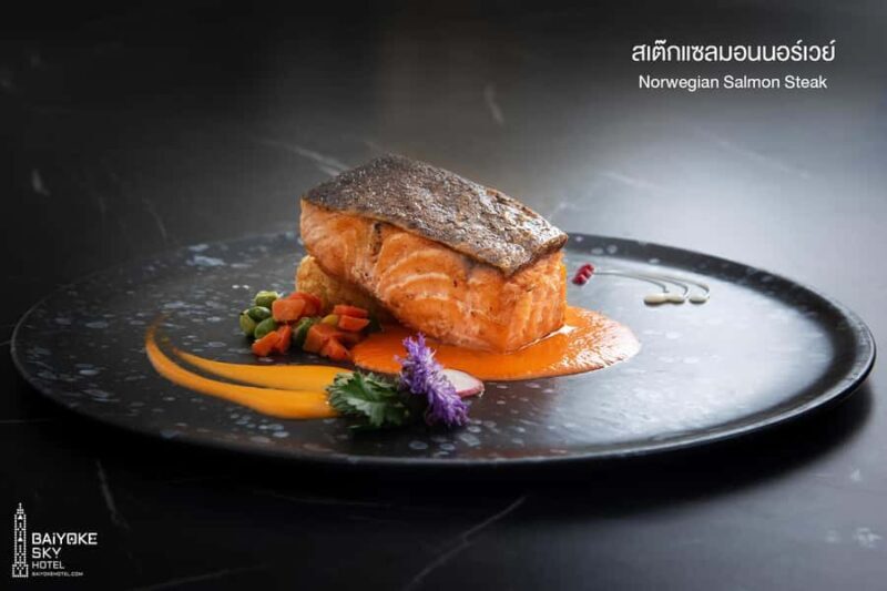 Bangkok: Baiyoke Dinner Buffet 81st Floor Outdoor Skybox - The Rooftop Bar: Drinks with a View