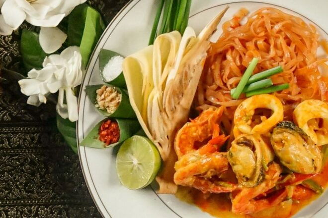 Bangkok: Baiyoke Observation Deck With Lunch/Dinner Buffet - Select Participants, Date, and Meeting Point