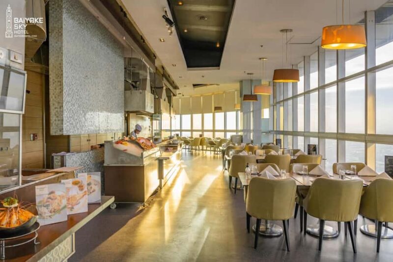Bangkok: Baiyoke Sky Dinner Buffet Crystal Grill 82nd Floor - An Overview of the Experience