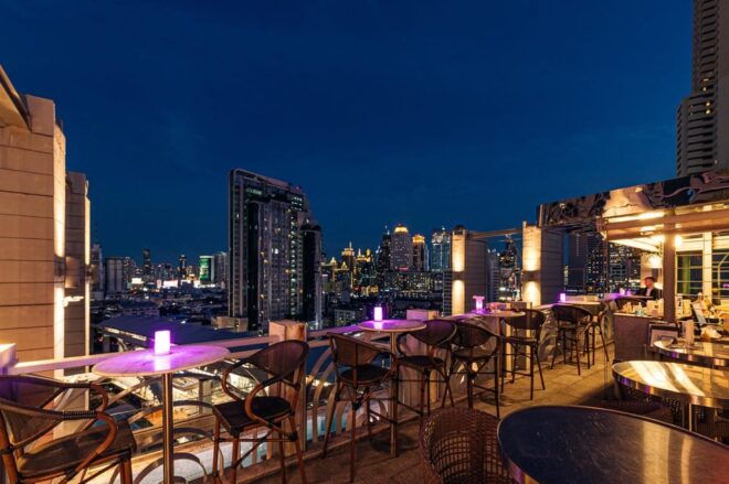 Bangkok: Barracuda Rooftop Bar Akara Hotel - Highlights and Services