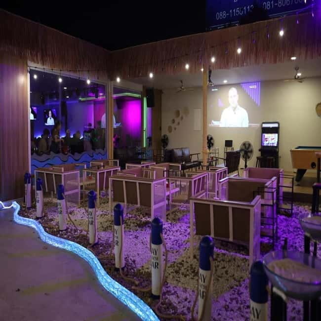 Bangkok: BAY Beach Bar & Cafe F&B Packages - Service and Group Size  