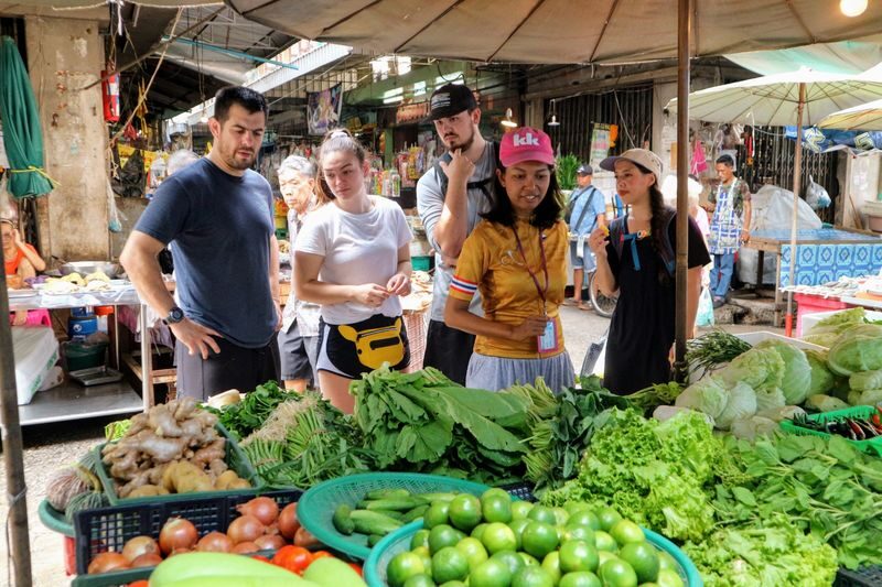 Bangkok Bike and Canal Boat Tour with Lunch - Starting out in Thonburi