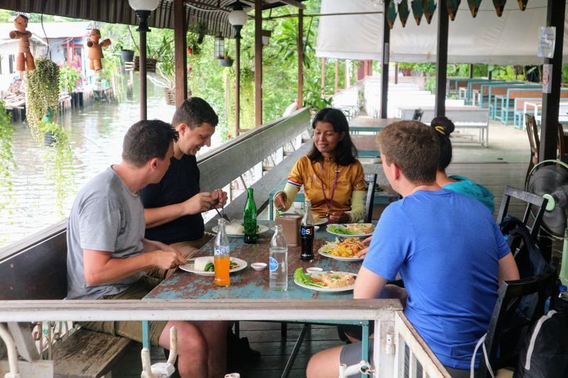 Bangkok Bike and Canal Boat Tour with Lunch - Wat Khun Chan and Wat Pak Nam