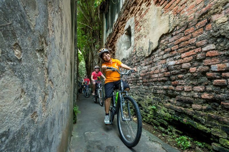 Bangkok Bike Tour by Go Bangkok Tours - Chinatown’s lanes, shops, and market smells