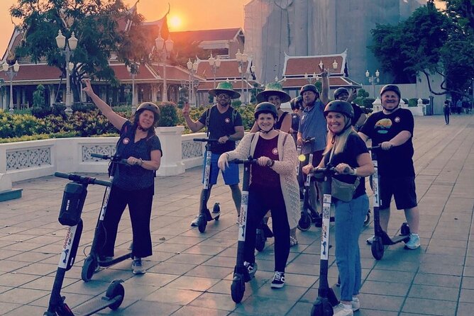 Bangkok by Night With Escooter &/Or Bike - Discovering Bangkoks Iconic Temples by Night