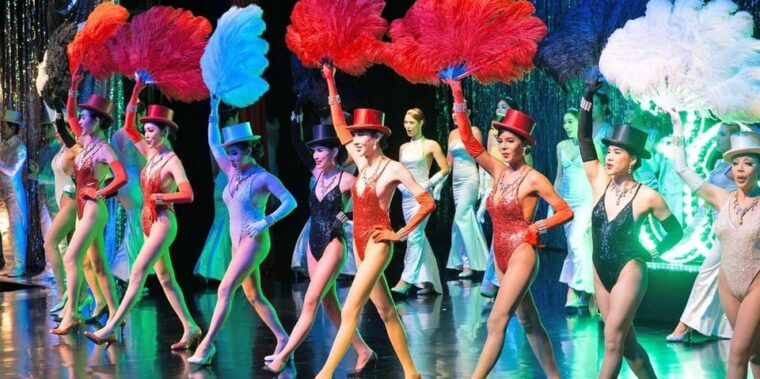 Bangkok: Calypso Cabaret Show With Thai Set Dinner - Dining Experience