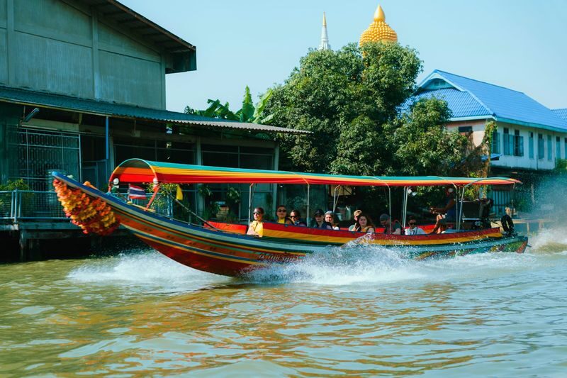 Bangkok: Canals Tour Wat Arun & Chao Phraya by Longtail Boat - Who will get the most from this afternoon
