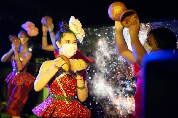 Bangkok: Chao Phraya Alangka Cruise at Icon Siam - Common Questions