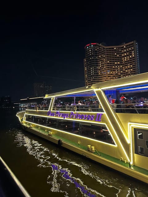 Bangkok: Chao Phraya River Cruise With Indian Buffet Dinner - Taking in Cultural Performances