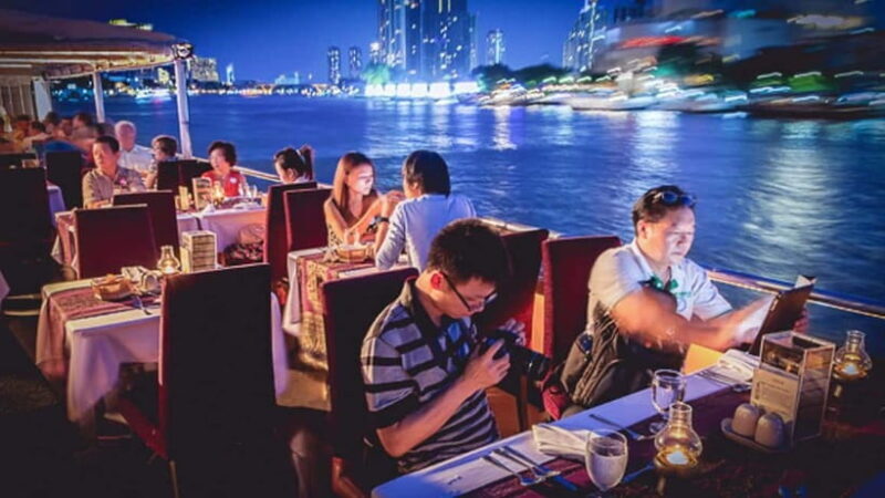 Bangkok: Chao Phraya River Dinner Cruise with Buffet - A Closer Look at the Experience