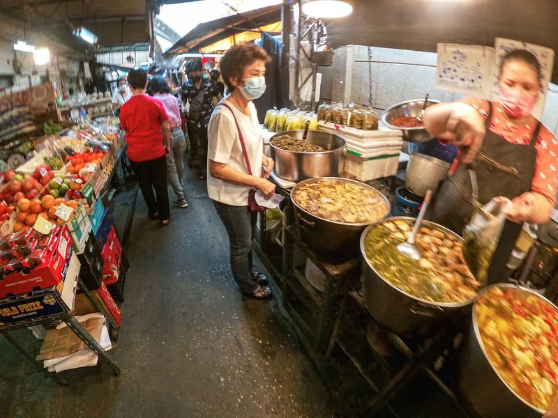 Bangkok Chinatown 2-Hour Private Street Food Walking Tour - The walk: street stalls, local stories, and room to choose