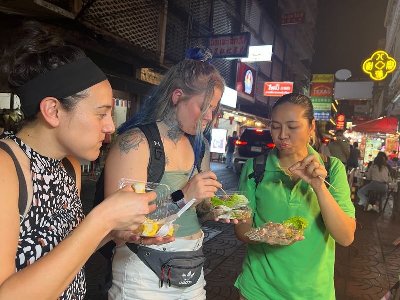 Bangkok Chinatown 2-Hour Private Street Food Walking Tour - The practical details that make the evening smoother