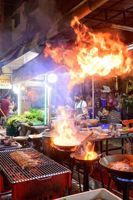 Bangkok: Chinatown Evening Food Tour (10+ Tastings) - Inclusions and Amenities
