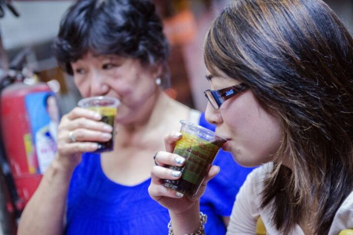 Bangkok Chinatown Night Food Tour - Savoring Local Delicacies and Street Food