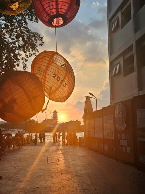 Bangkok: Chinatown Tour with Street Art, Sky Bar & Food - Good To Know