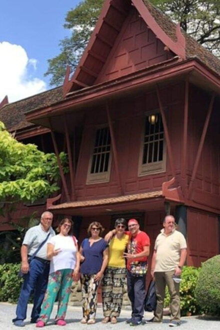 Bangkok: City Highlights and Landmarks Private Walking Tour - Discovering Chinatown