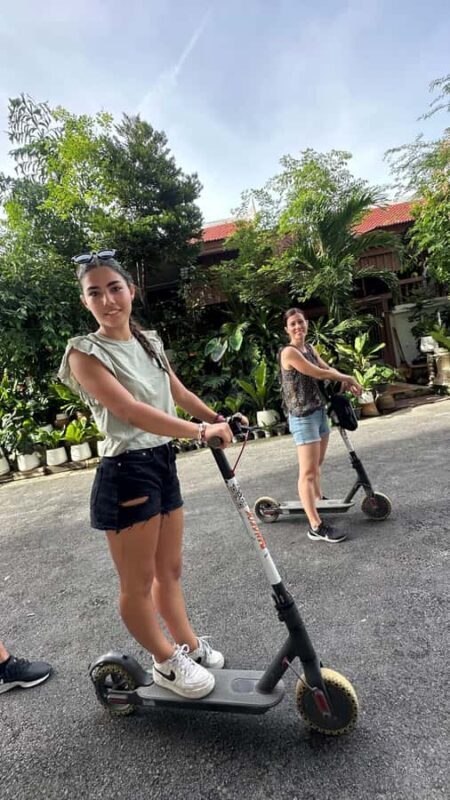 Bangkok : City Highlights E-Scooter & Bike Tour - Detailed Review of the Tour Experience