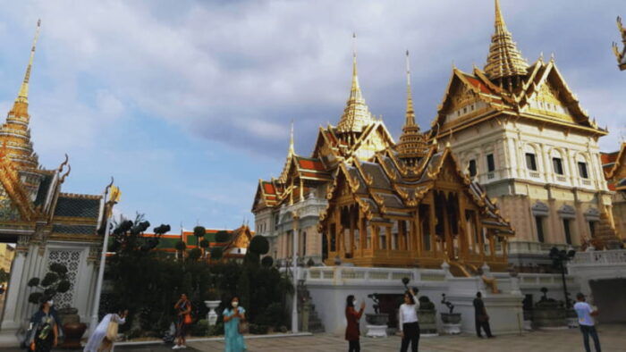 Bangkok: City Highlights Private Tour With Palace & Temples - Prohibited Items