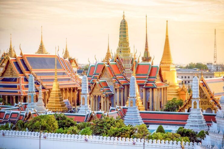 Bangkok: City Highlights Temple and Market Walking Tour - Must-See Attractions in Bangkok