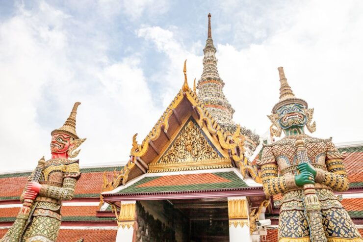 Bangkok: City Highlights Temple and Market Walking Tour - The Grand Palace: a Place of History and Worship