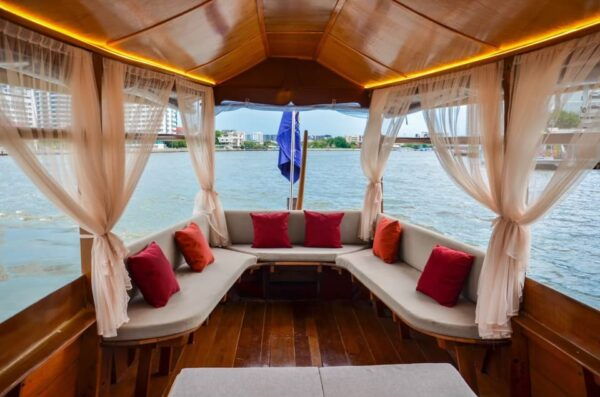 Bangkok: Cruise & Dine at Above Riva, Riva Arun - Scenic Landmarks Along the Cruise