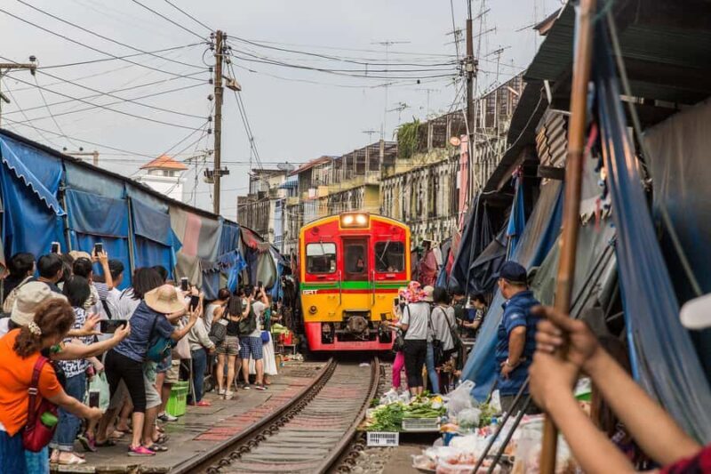 Bangkok: Damnoen Floating Market & Train Market Private Tour - A Closer Look at the Tour Experience