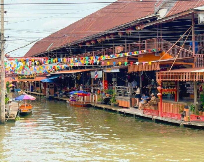 Bangkok: Damnoen Saduak Adventure & Maeklong Railway Market - Frequently Asked Questions