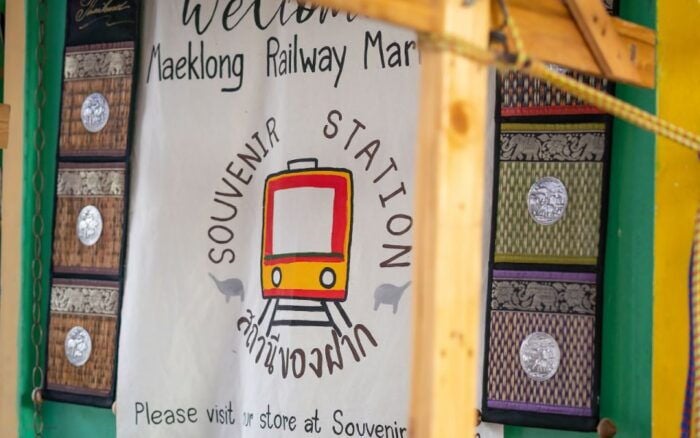 Bangkok: Damnoen Saduak and Train Market With Boat Ride - Maeklong Railway Market
