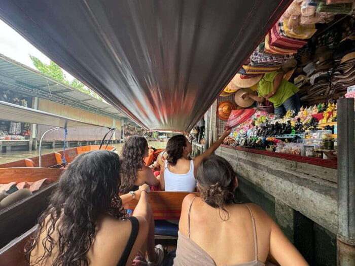 Bangkok: Damnoen Saduak Floating Market & Train Market Tour - Exploring the Damnoen Saduak Floating Market