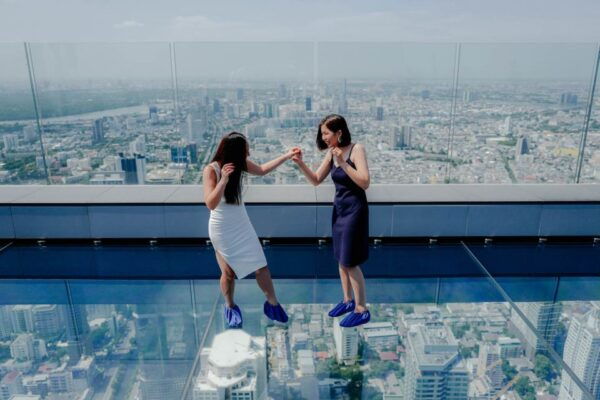 Bangkok: Damnoen Saduak, Train Market & Mahanakhon Day Trip - Meeting Point