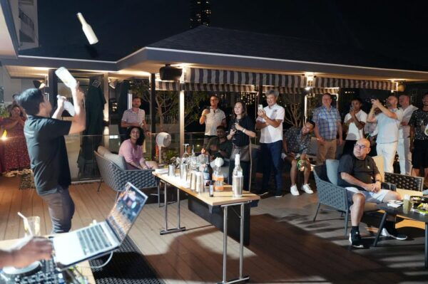 Bangkok: Dark Waters Rooftop Bar at Ten Six Hundred - Break Down
