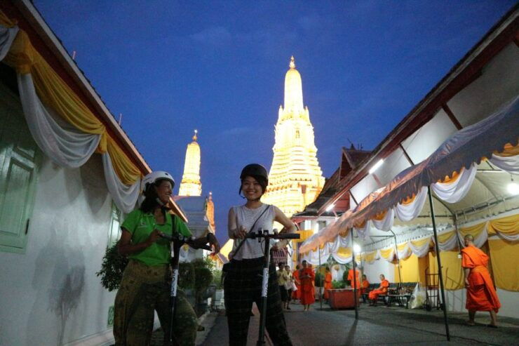 Bangkok: E-Scooter Night Tour With Local Street Food - Experience Highlights