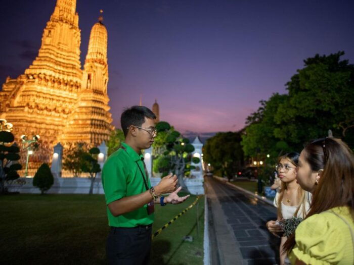 Bangkok: Evening Tour With Wat Arun, Wat Pho & Tuk Tuk Ride - Discovering the Reclining Buddha at Wat Pho