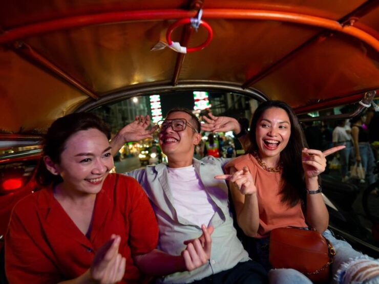 Bangkok: Evening Tour With Wat Arun, Wat Pho & Tuk Tuk Ride - Itinerary Overview