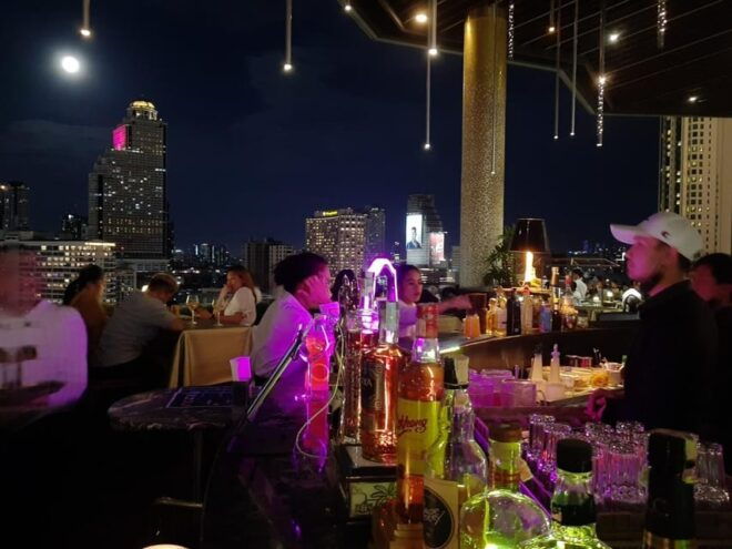 Bangkok: Fallabella River Front Iconsiam - Menu and Cuisine