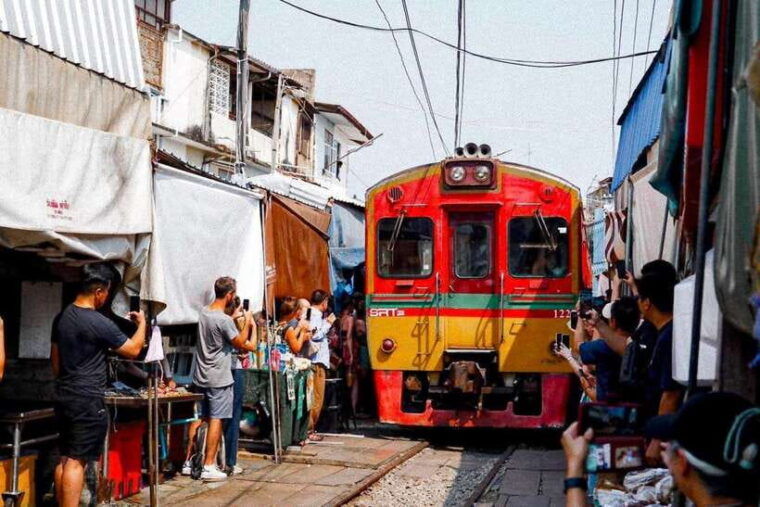 Bangkok: Floating & Maeklong Markets Tour by Private Charter - Inclusions and Exclusions