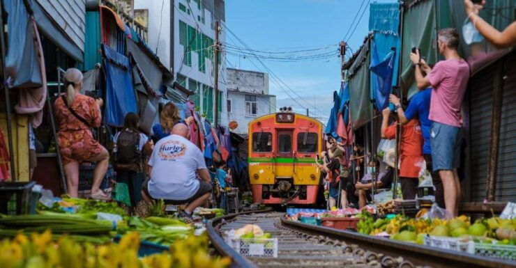 Bangkok: Floating Market & Maeklong Railway Market Tour - Tour Overview