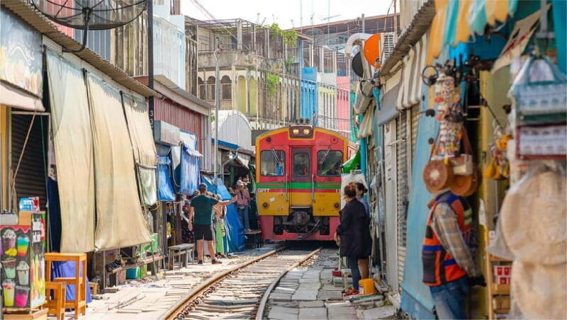 Bangkok: Floating Market, Phra Pathom Pagoda & Cafes Tour - Final Thoughts
