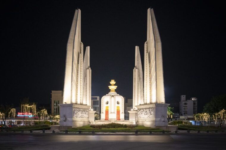 Bangkok: Flower Market and Food Night Tour by Tuk Tuk - Exploring the Democracy Monument